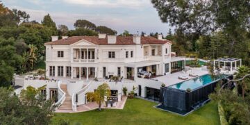 Celebrity houses