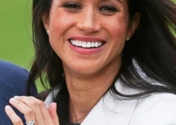meghan markle engagement ring